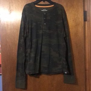 Eddie Bauer large camo long sleeved top